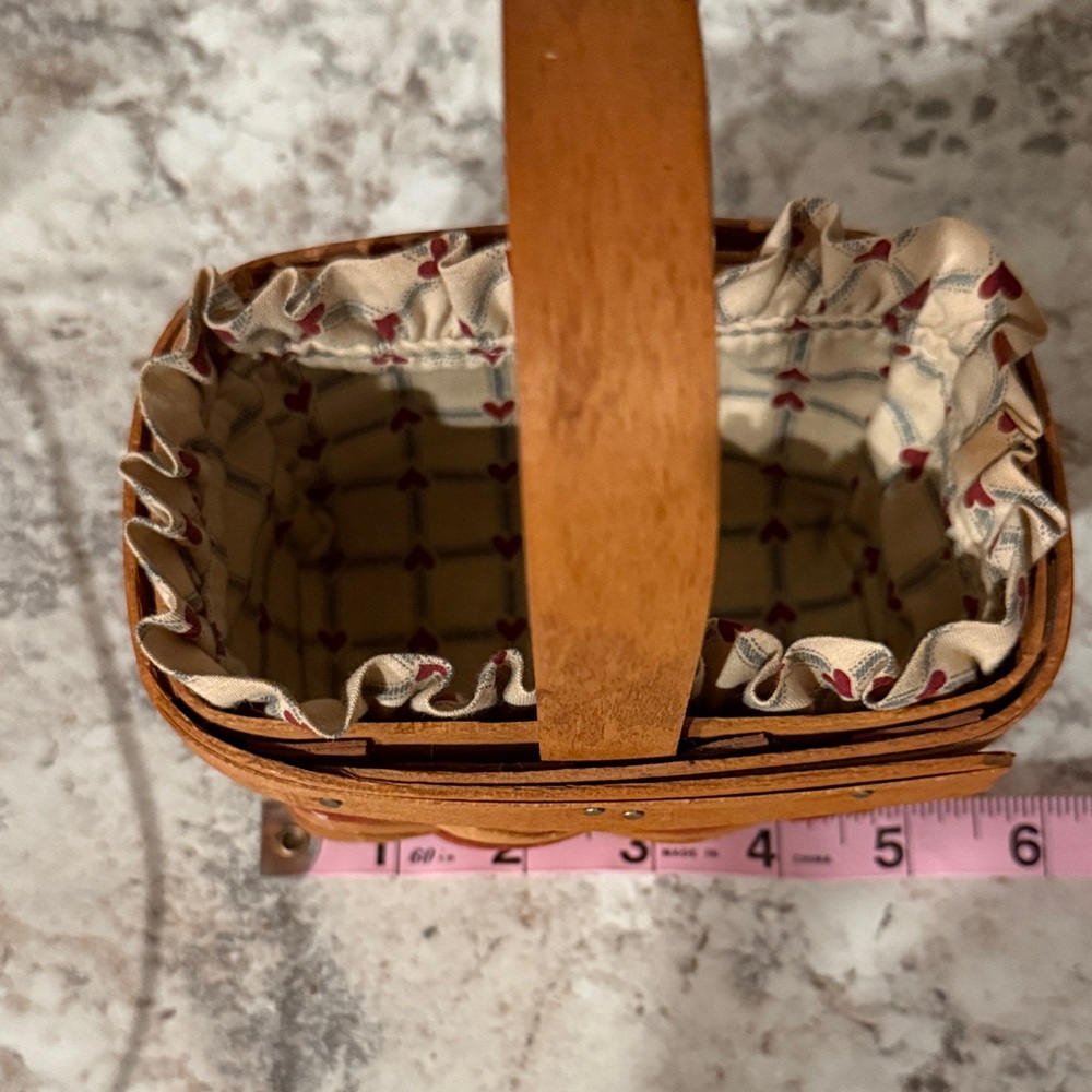 Longaberger Brown Wooden Basket with Cream Heart-Print Liner - Picture 3 of 4